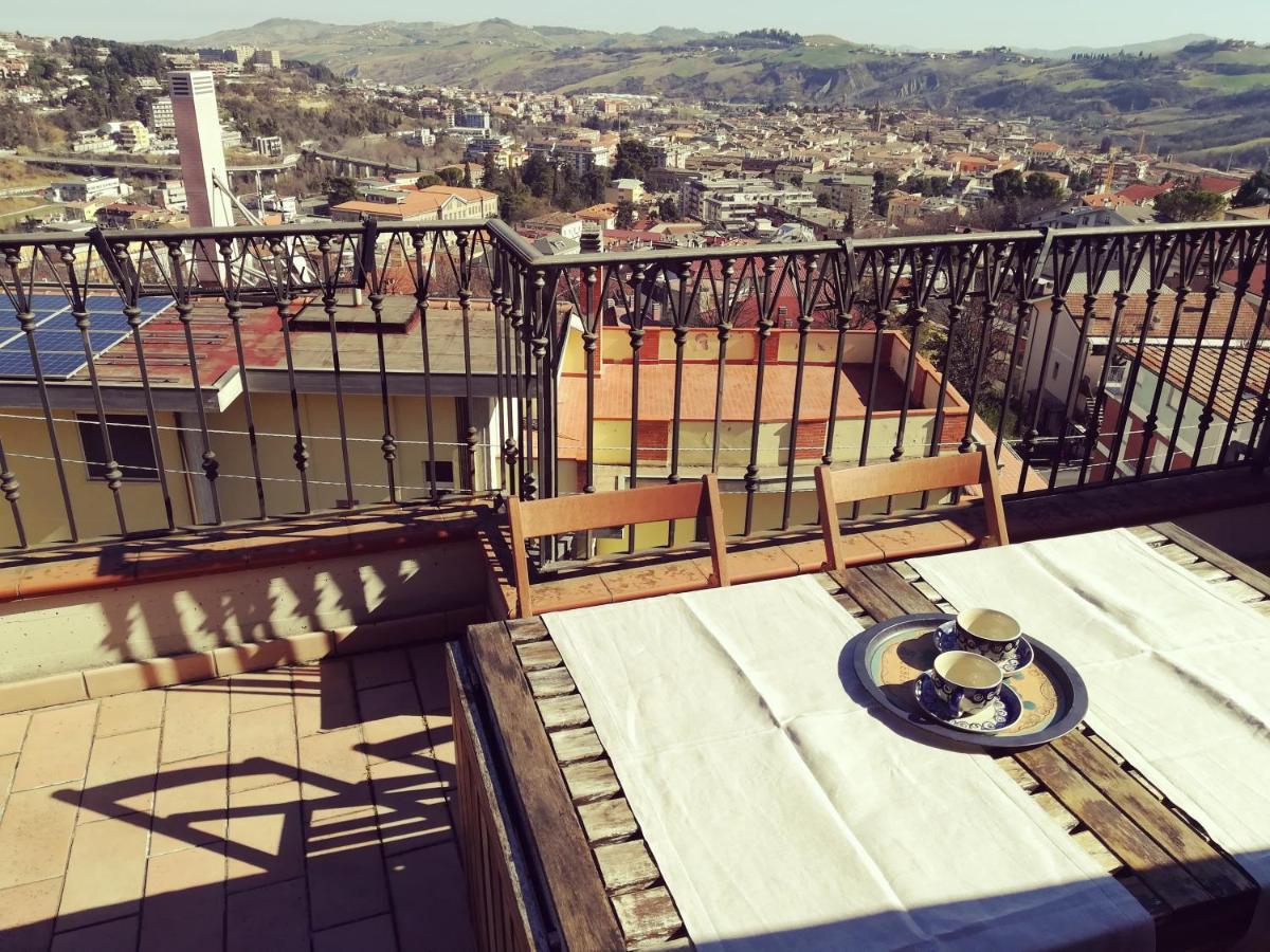 Casa Rubini Lägenhet Teramo Exteriör bild